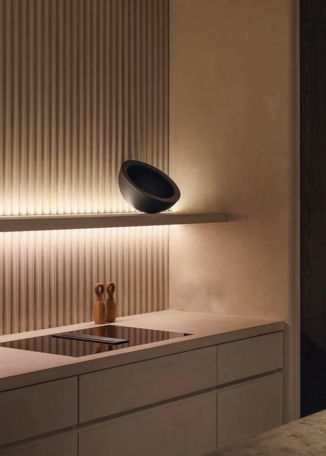 Services-03 white-ceramic-sink-beside-window-90eboep2ts0